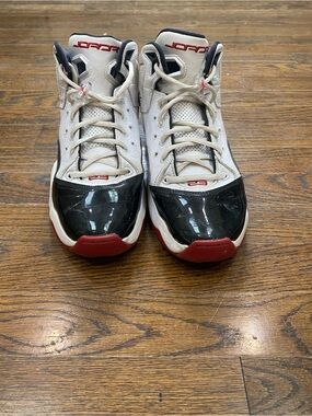 Air Jordan 11’s “white black red”